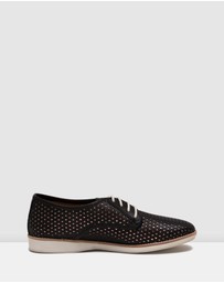 Rollie - Derby Punch Overlay Shoe