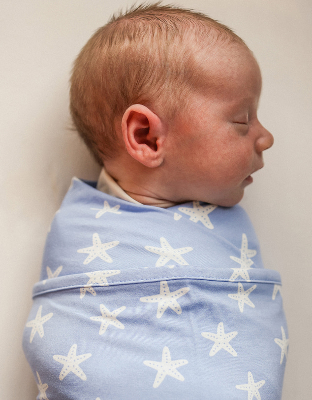 Kynd Baby - Large Stretchy Swaddle in Star Fish Blue