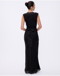 Minima Esenciales - Rosalie Lace Detail Midi Dress