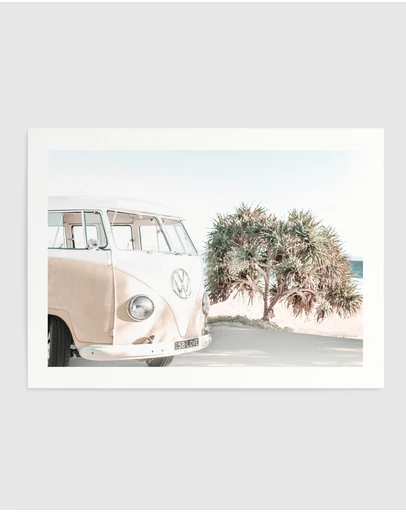 Olive et Oriel - Wategos Kombi Art Print