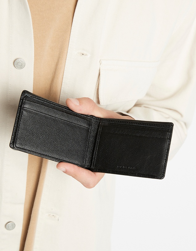 Status Anxiety - Jonah Wallet