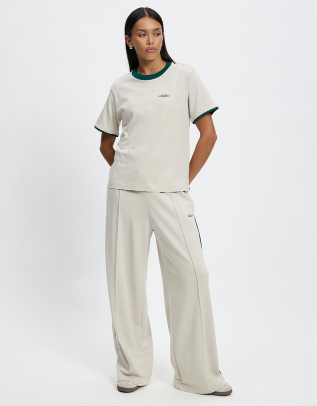 adidas Sportswear - Seasonal Essentials Colorpop Pants With Embroidered Graphic