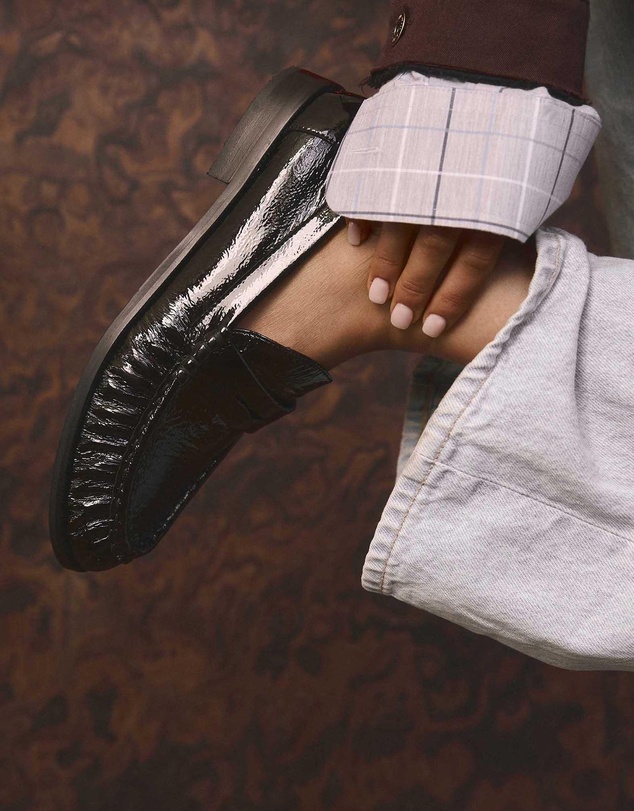 Shelly Shen - Loudi Loafers Black Crinkle Patent