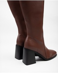 RAID - Sterling high block heeled knee boots in Brown