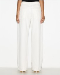 Dazie - Tokyo Mid Rise Relaxed Leg Jeans