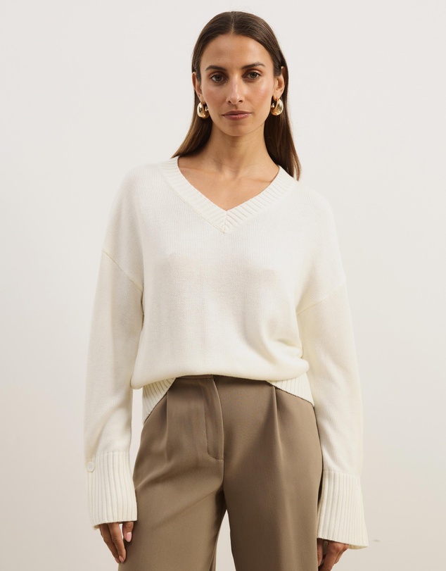 Atmos&Here - April Classic V-Neck Knit Jumper