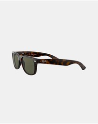 Ray-Ban - New Wayfarer Classic Polarised RB2132