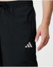 adidas Sportswear - Essentials Small Logo Chelsea Shorts