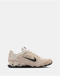 Nike - Reax 8 Shoes - Men's