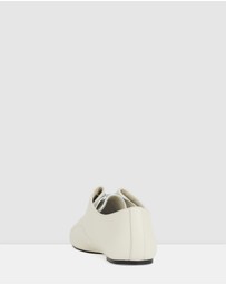 Rollie - Eva Flat