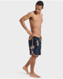 Quiksilver - Mens Highline Scallop 19