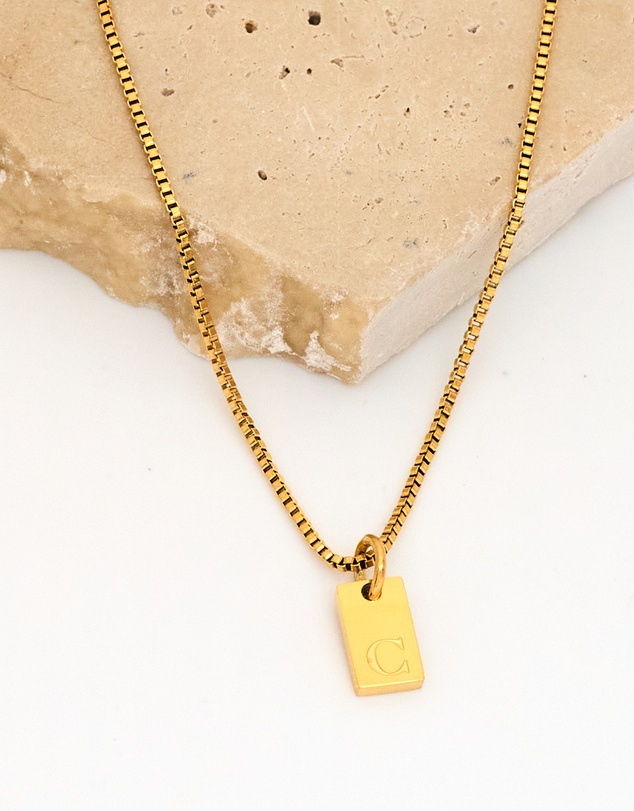 Winona - Afine Alphabet Necklace letter C