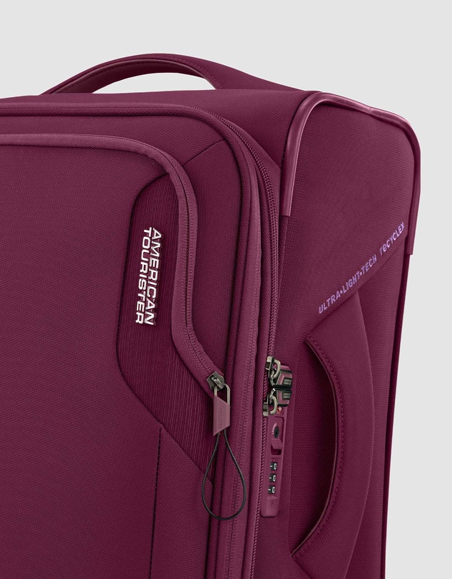 American Tourister - Applite 5 Ultralight Check-In Extra Large 72Cm Expandable 2.6Kg Suitcase