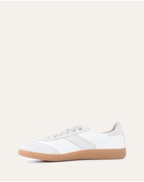 Jo Mercer - Lola Sneakers