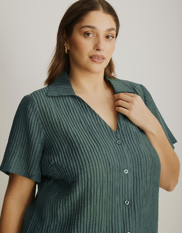 Atmos&Here Curvy - Calista Plisse Shirt