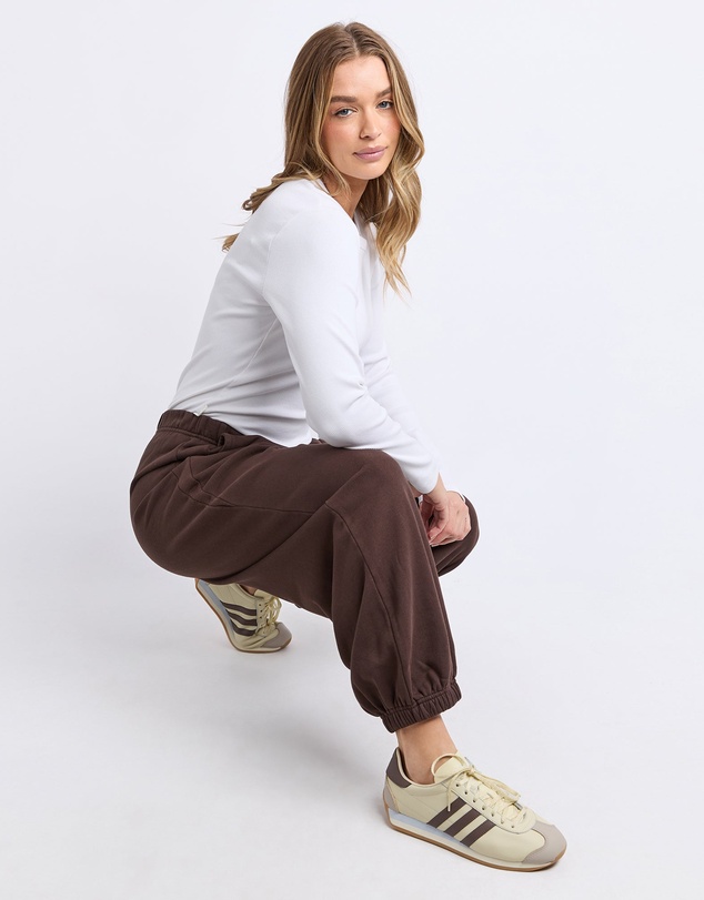 Foxwood - Foundation Barrel Trackpant Coffee Bean