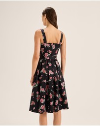 Review - Cameo Rose Dress