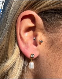 Izoa - Everlee Pearl Drop Stud