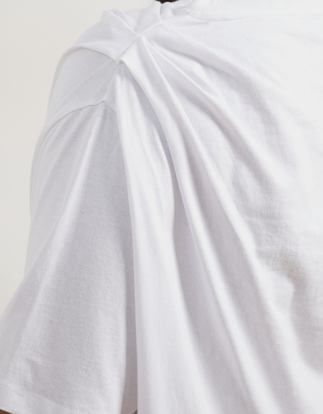 Atmos&Here Curvy - Romy Tuck Details Tee