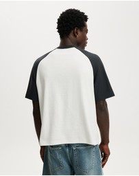 Cotton On - Cropped Fit Graphic T-Shirt
