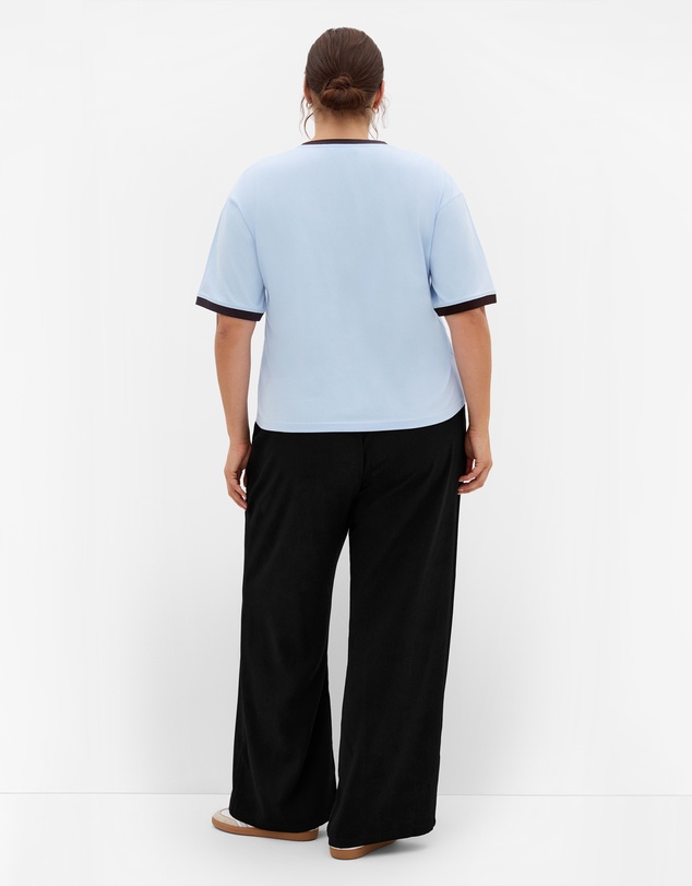 City Chic - Plus size Oversized V Neck Tee - light blue