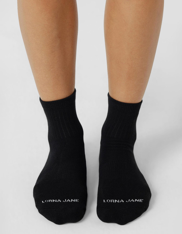 Lorna Jane - LJ Quarter Crew Socks