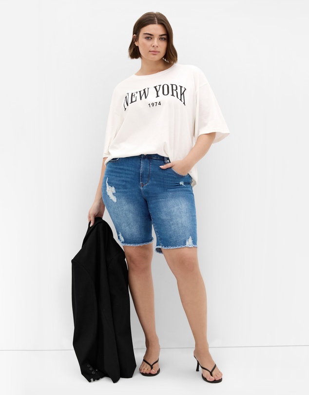 City Chic - Distressed Longline Denim Short - Mid Wash
