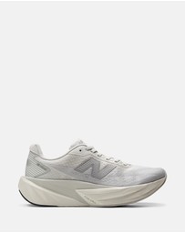 New Balance - FuelCell Rebel v5 (Wide Fit) - Women's