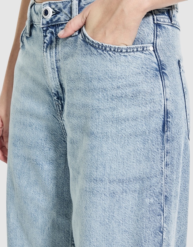 GUESS - Mid-Rise Bellflower Wide Leg Jeans
