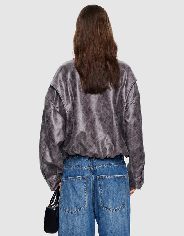 Lioness - Kenny Bomber