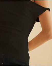Atmos&Here - Twisted Off Shoulder Top