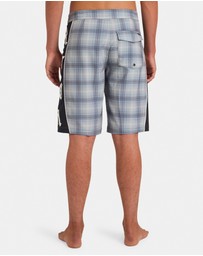 RVCA - Mens Rewind Trunk 21