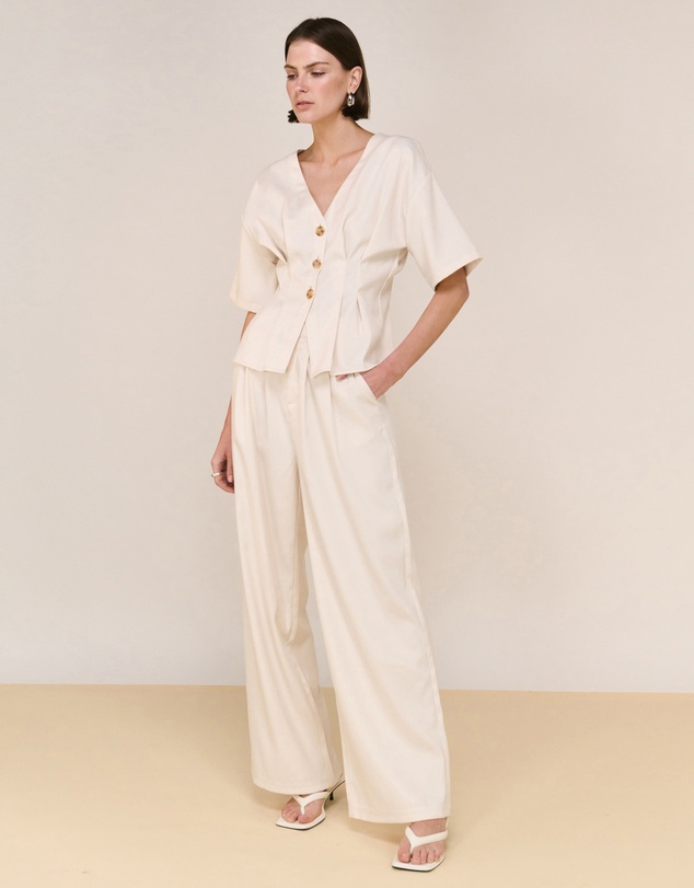 Staple the Label - Sable Top
