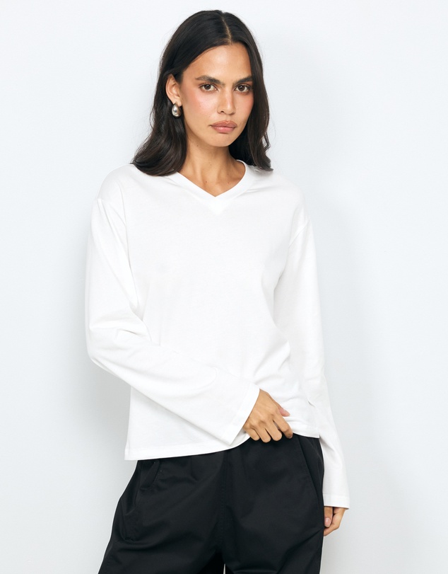 AERE - Long Sleeve V Neck T-Shirt