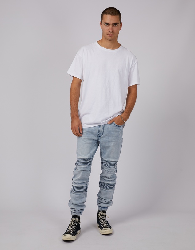 Silent Theory - Fang Moto Jean