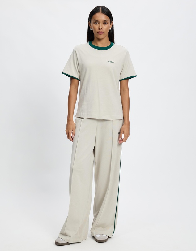 adidas Sportswear - Seasonal Essentials Colorpop T-Shirt With Embroidered Graphic