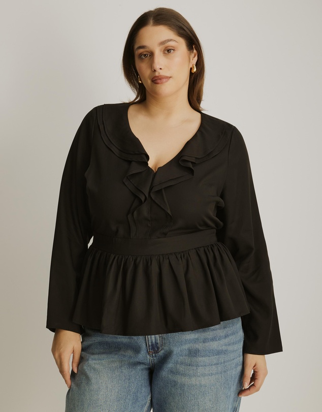 Atmos&Here Curvy - Lyric V-Neck Ruffled Long Sleeve Top