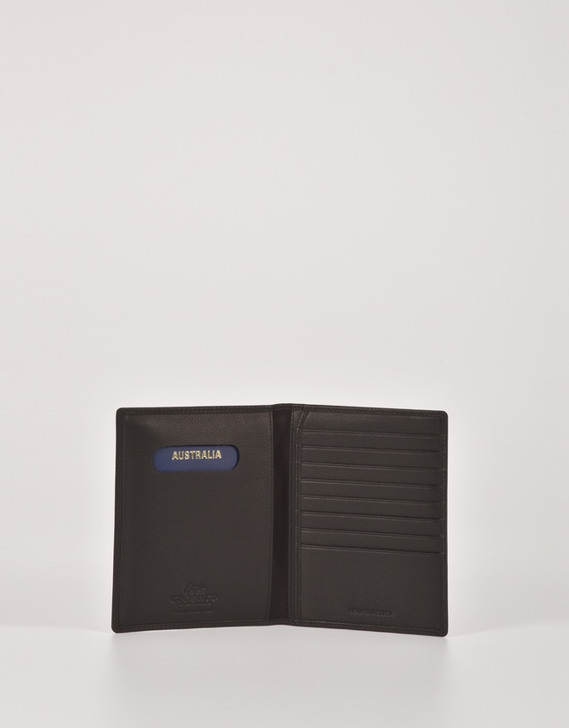 Cobb & Co - Davey Leather RFID Passport Card Holder