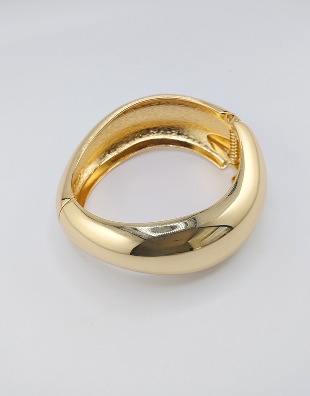 Izoa - Wave Bangle Cuff