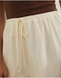 Atmos&Here - Emily Casual Crinkle Shorts