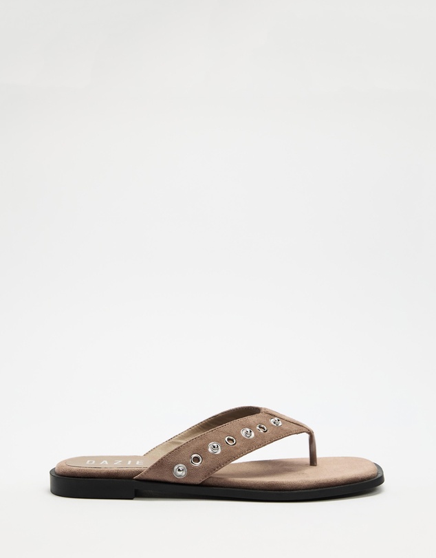Dazie - Colette Stud Thongs