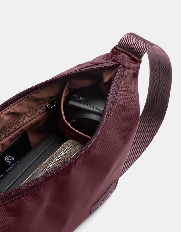 Bellroy - Laneway Crescent Bag 2.5L