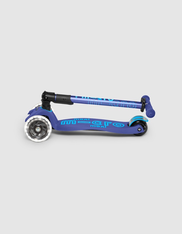 Micro Scooters - Micro Maxi Deluxe LED Foldable 3-Wheel Scooter