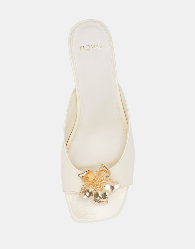 Novo - Willodean-With Trim Wedges