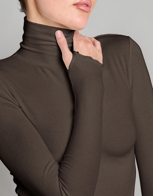 Love and Nostalgia - Secret Agent Rib Turtleneck Top - Espresso