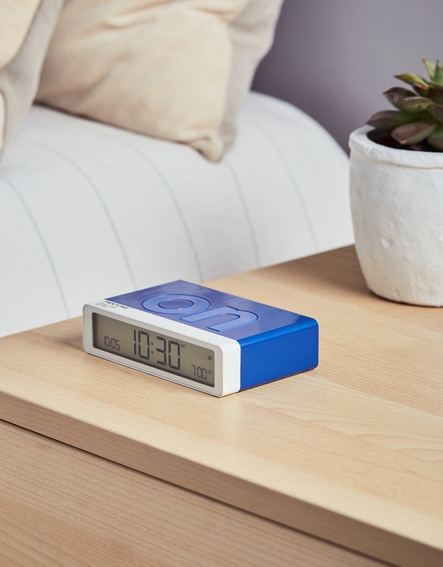 Lexon - Lexon Flip Classic Reversible Alarm Clock PANTONE - Classic Blue