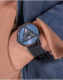 GUESS - Guess Triangle Men's 44mm Blue Dial Gunmetal Case and Black Leather Strap