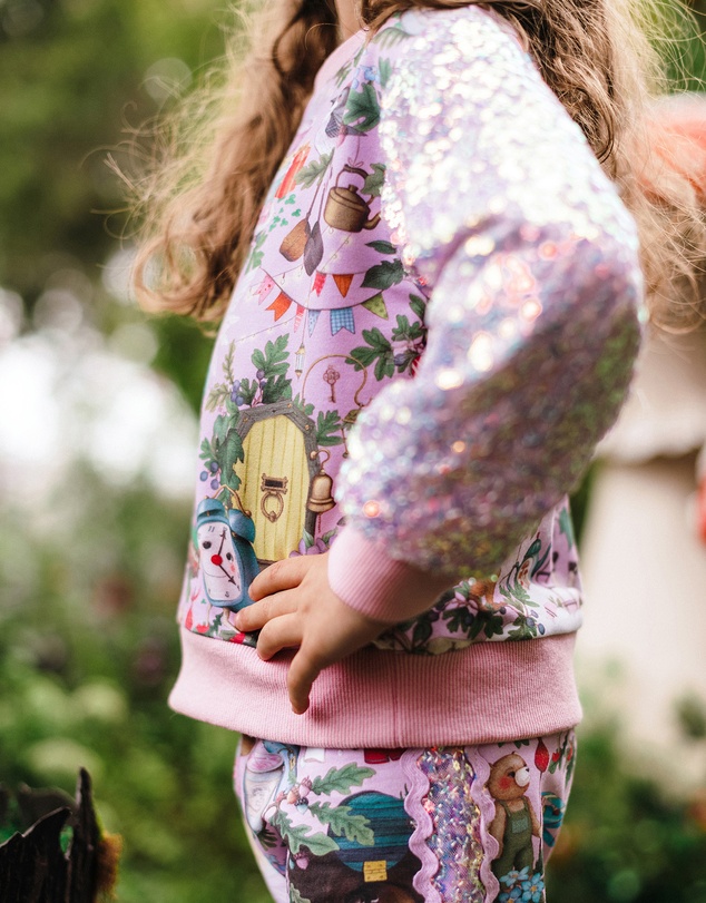 Fleur Harris - 'Faraway Friends' Sweater in Lilac