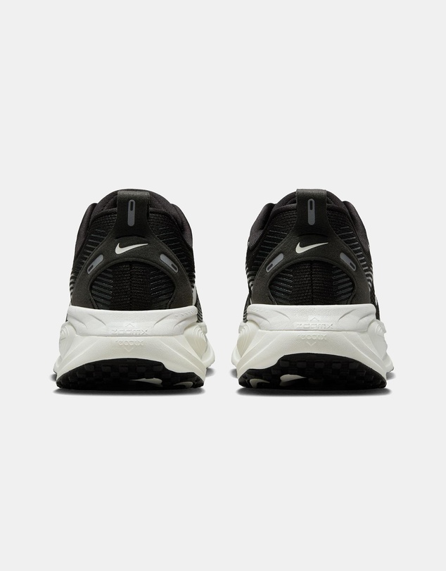Nike - Vomero 18 - Women's