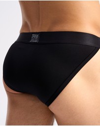 TEAMM8 - Spartacus Sports Brief